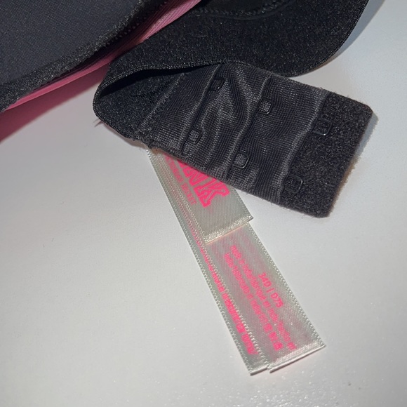 VS Pink Wear Everywhere Wireless Push up Bra - Picture 2 of 4